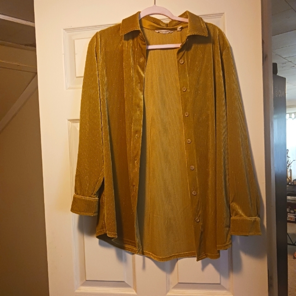 SOLD-DO NOT BUY Soft Surroundings Gold button up, velvet shirt. Size small.